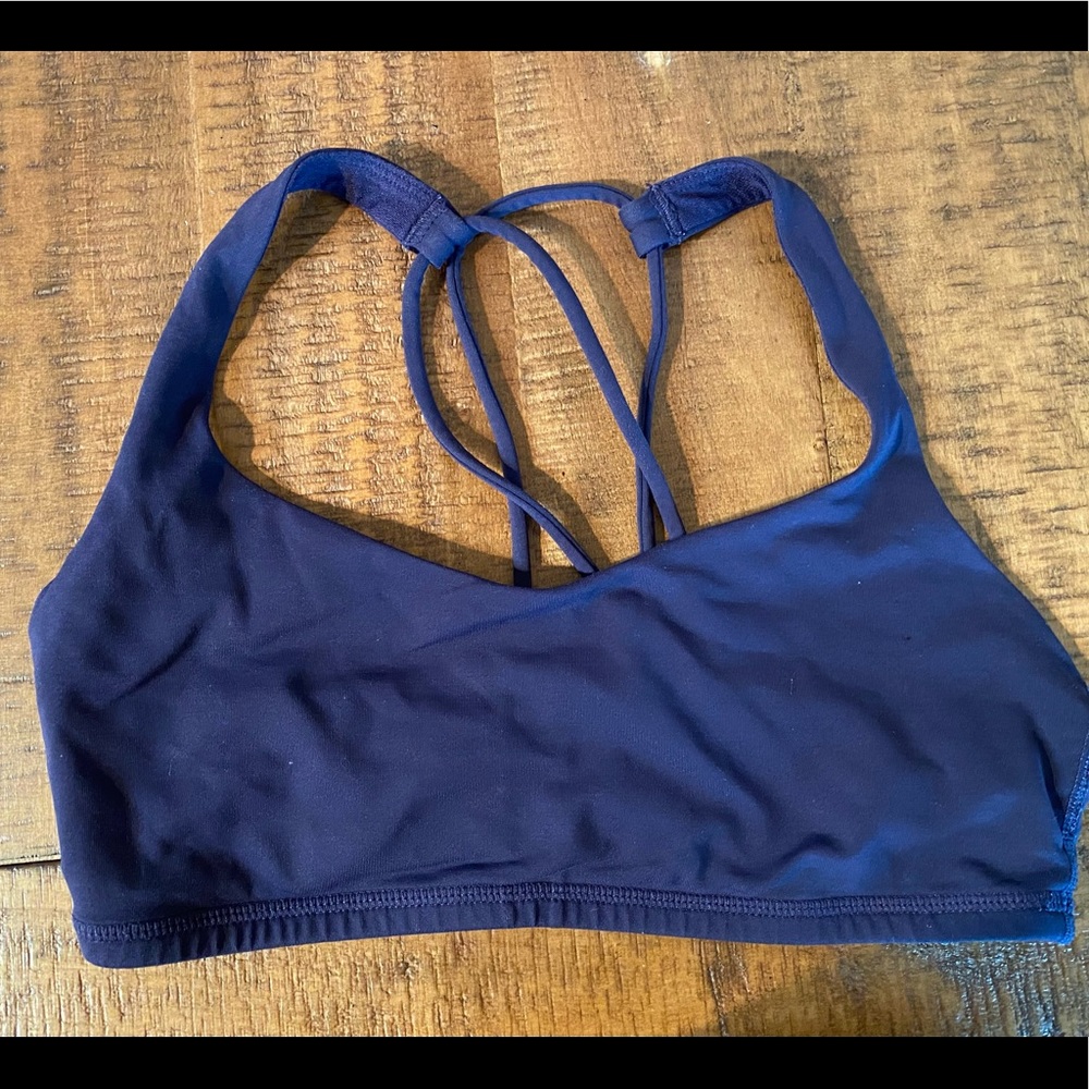 Lululemon "Free to be" bra size 6 in dark blue